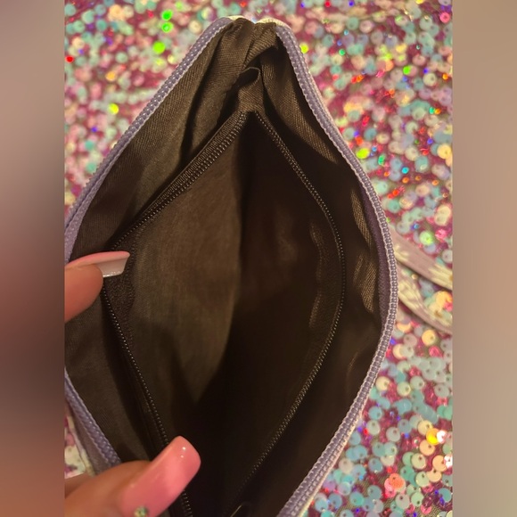 Flower Wristlet - Picture 6 of 6